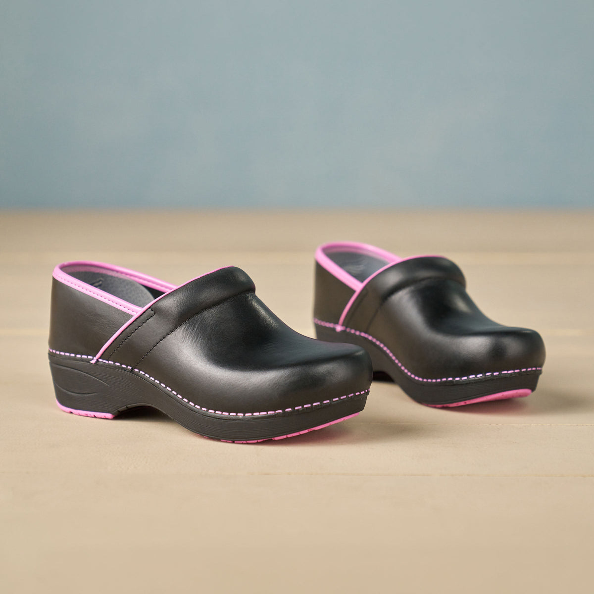 Dansko XP 2.0 Black/Pink Leather