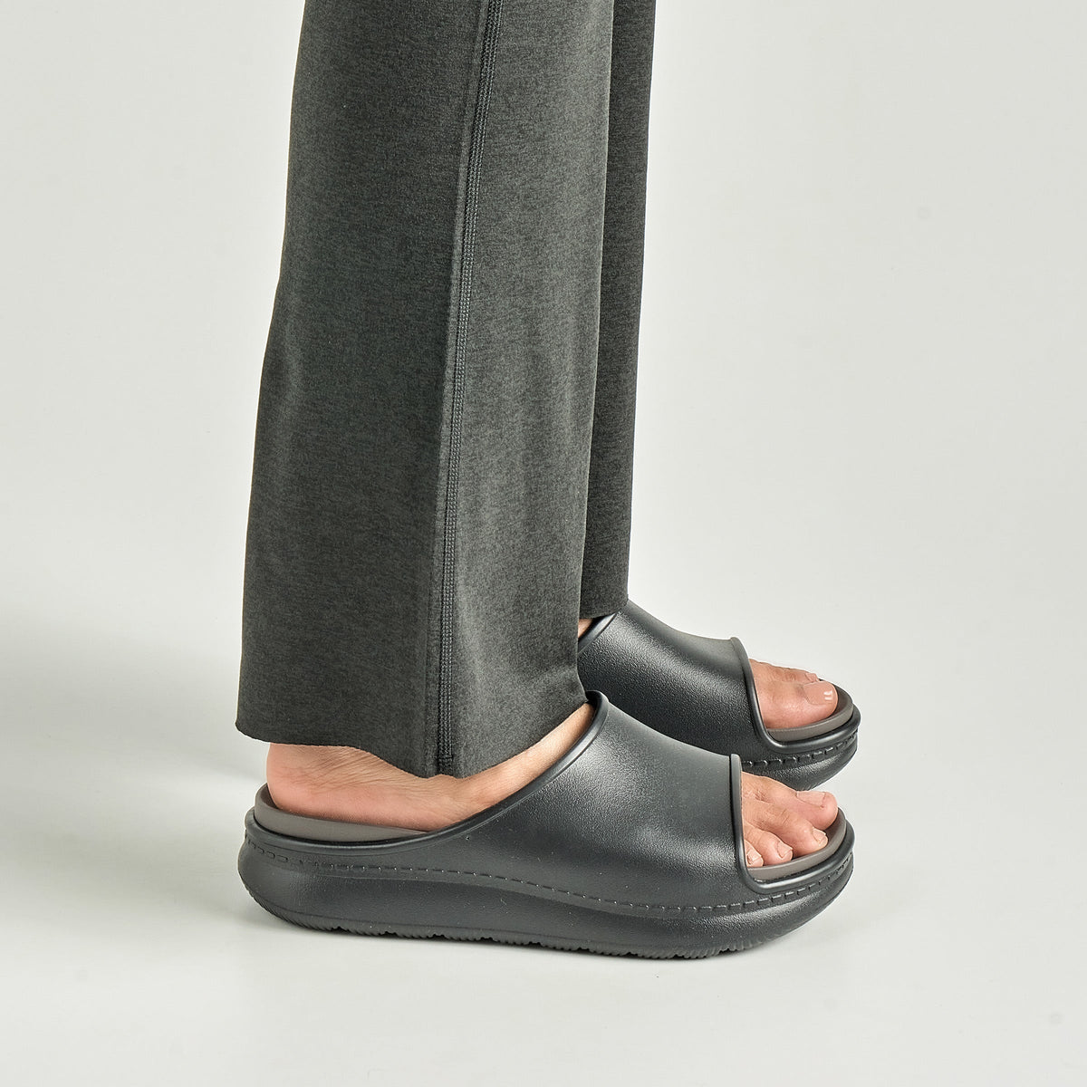 Dansko Devyn Black Molded