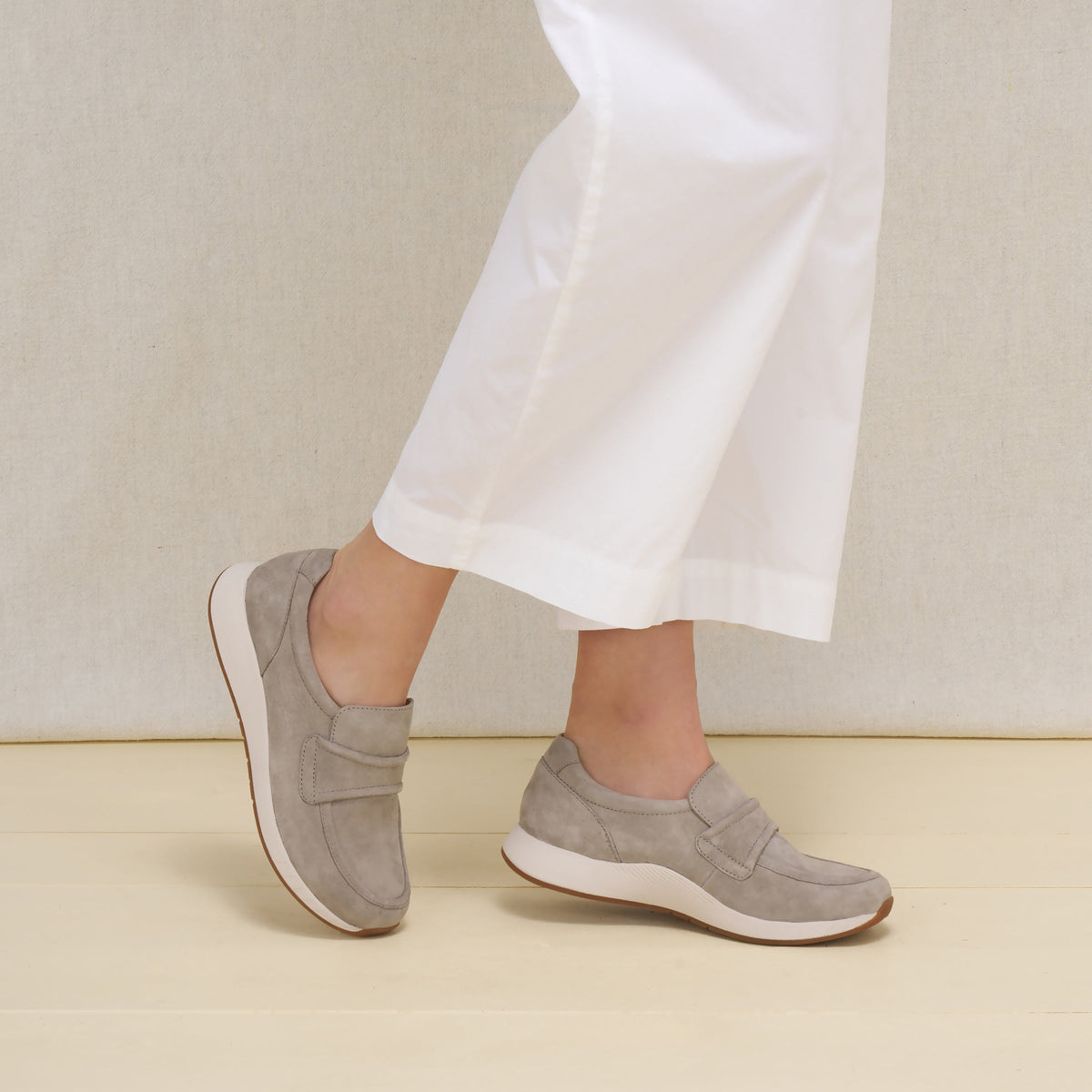 Dansko Clementine Light Grey Nubuck